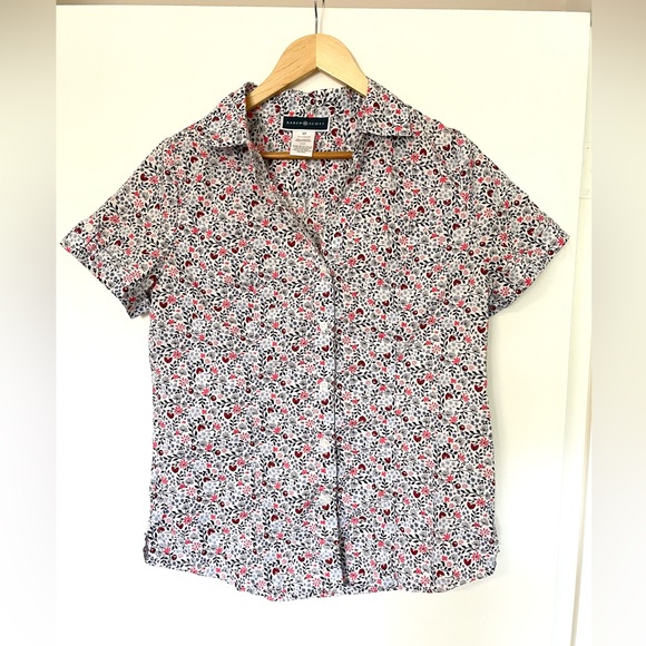 Adorable floral and butterfly print short sleeve button up blouse. - Picture 2 of 6